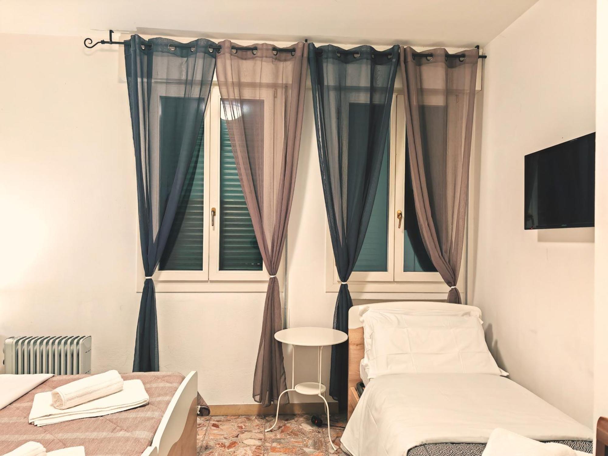 Goldmine Guest House 1 Venice Room photo